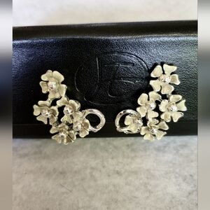 Vintage 1950's Floral Clip On Silver Tone Earrings